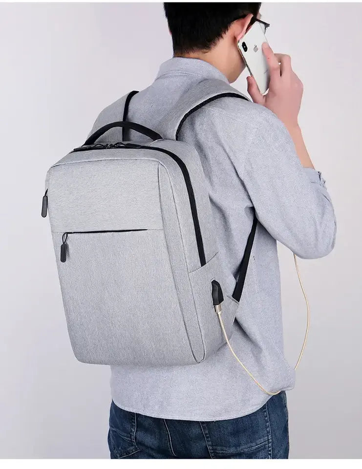 BOLSO EJECUTIVO IMPERMEABLE CON PUERTO USB – ESTILO Y FUNCIONALIDAD PARA TU DÍA A DÍA
